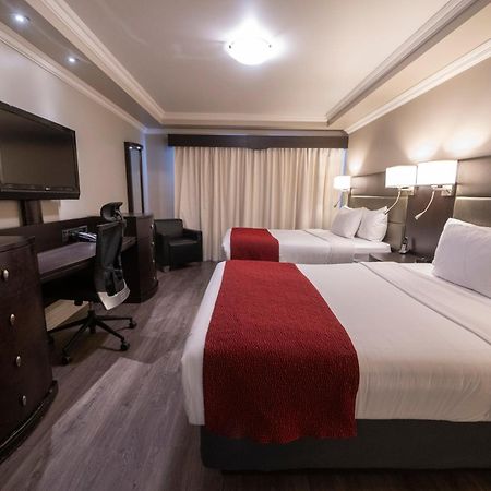 Hotel & Suites Le Dauphin Drummondville Exterior foto