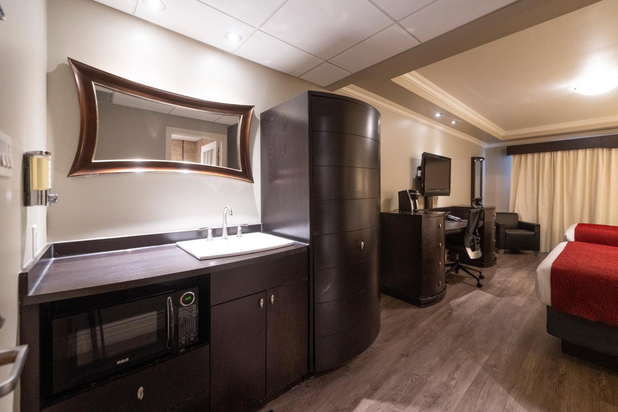 Hotel & Suites Le Dauphin Drummondville Exterior foto