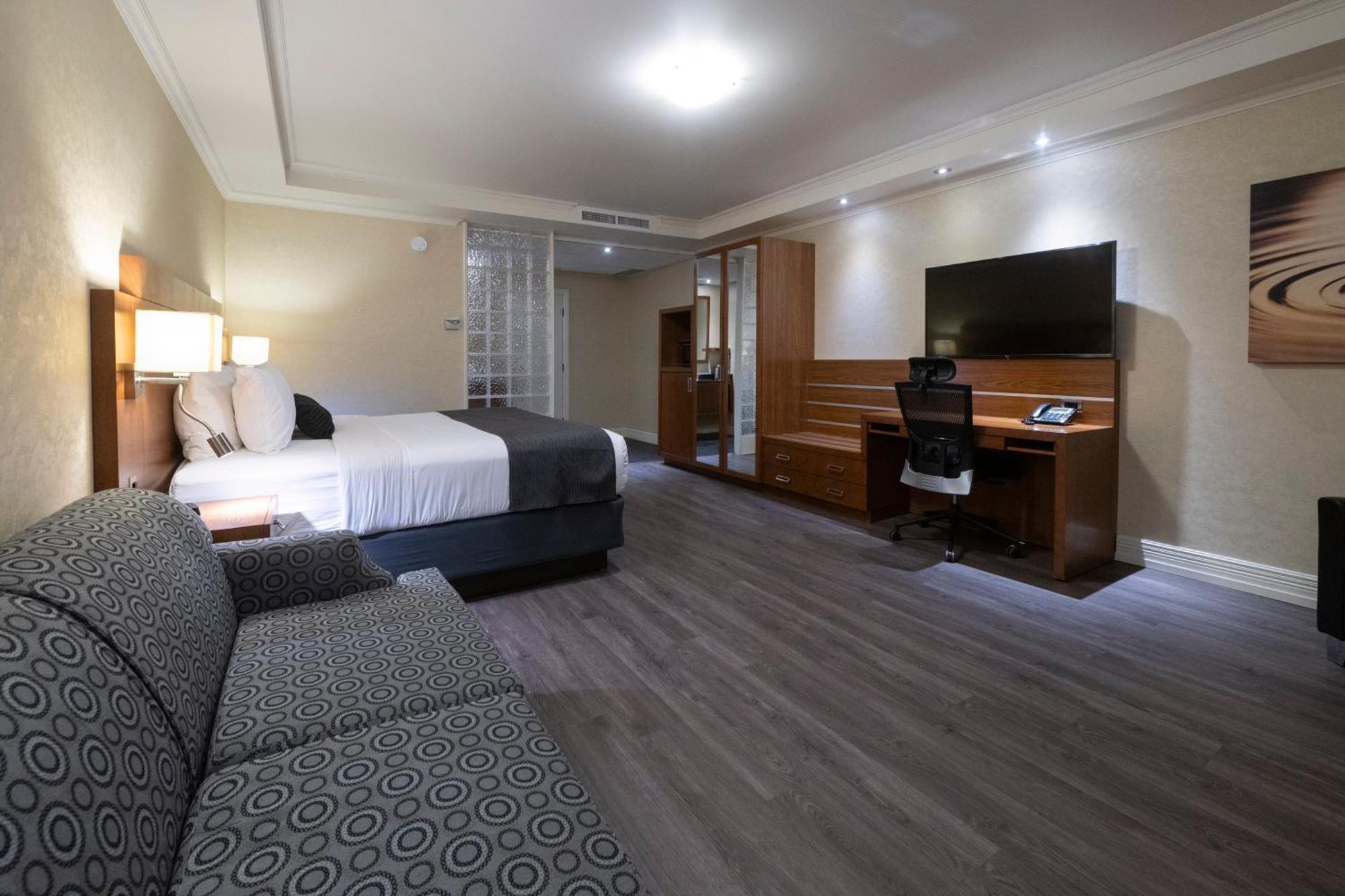 Hotel & Suites Le Dauphin Drummondville Exterior foto