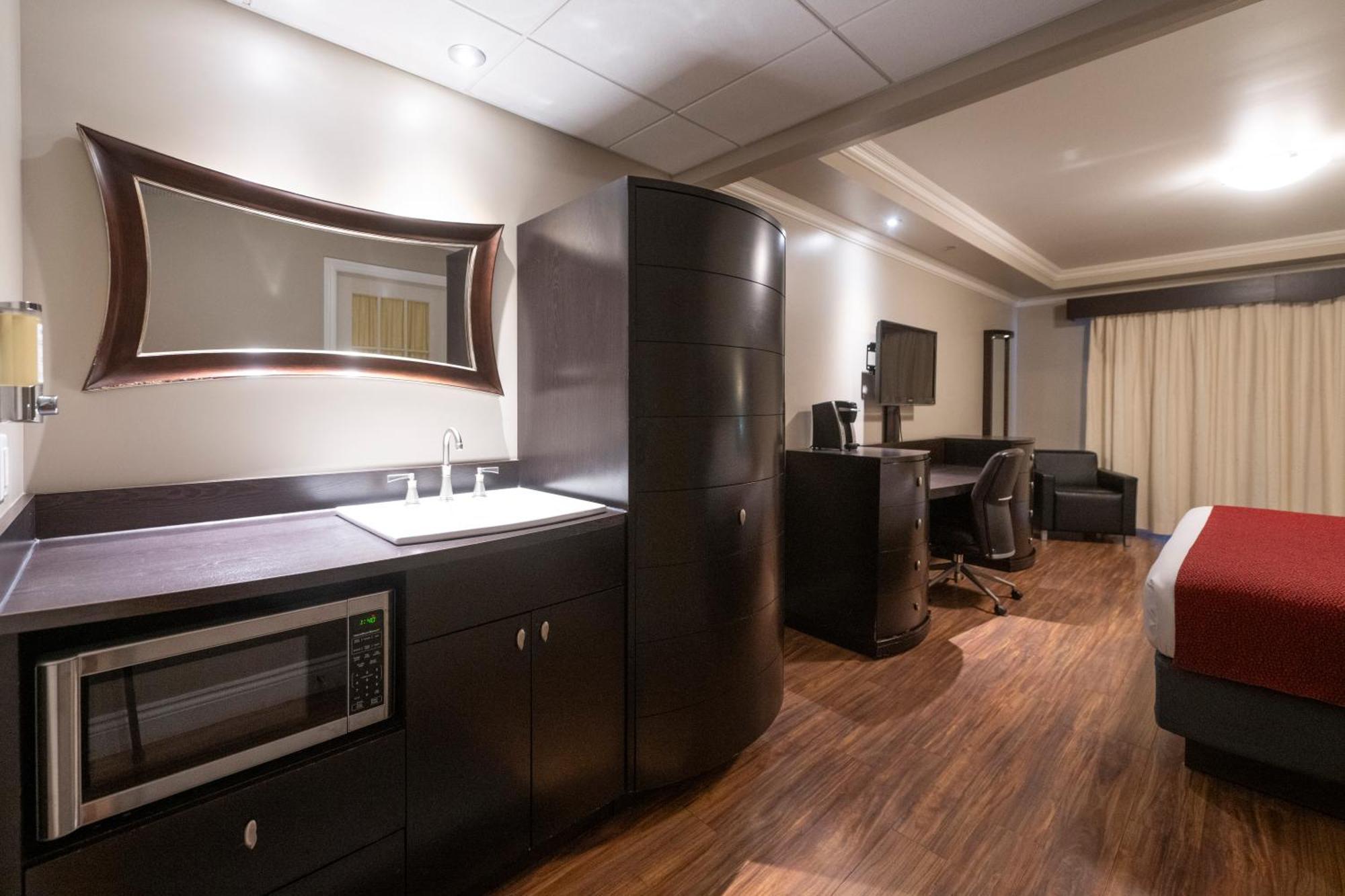 Hotel & Suites Le Dauphin Drummondville Exterior foto